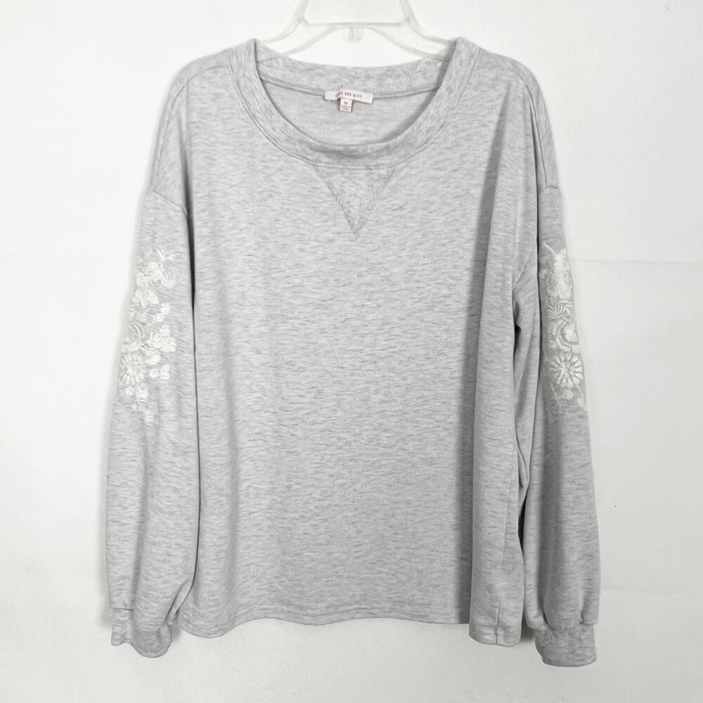 Skies Are Blue Embroidered Pullover Gray Sweater Size Medium